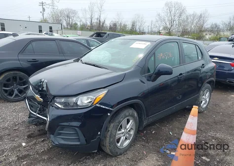 2021 Chevrolet Trax Fwd Ls z USA, uszkodzony, nr VIN KL7CJKSB1MB319077